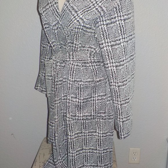 SHINESTAR COLLECTION MS SIZE LARGE BLACK AND WHITE PLAID BELTED WAIST MIDI COAT - Picture 6 of 9